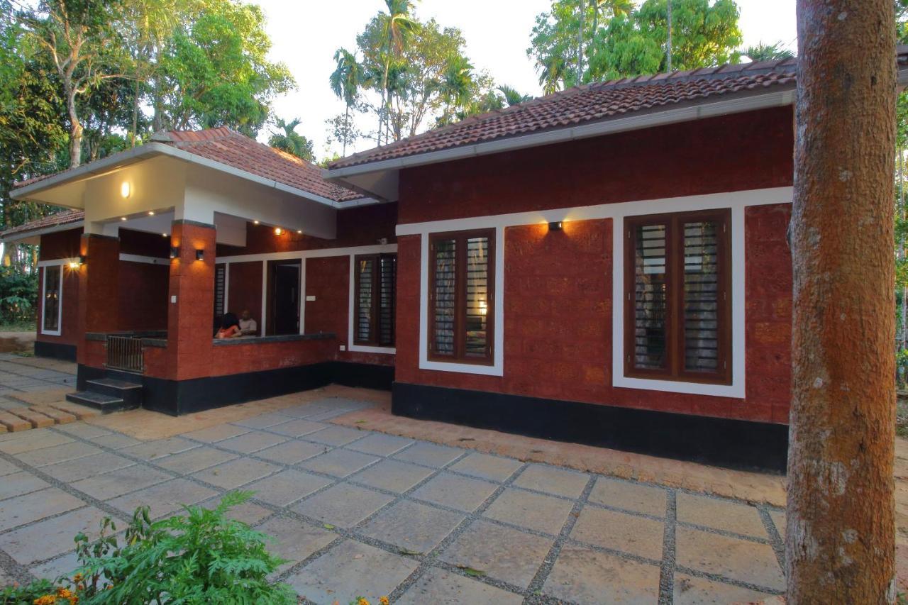 Tall Trees - Modern Forest Villa In Wayanad สุลต่านบาเทรี ภายนอก รูปภาพ