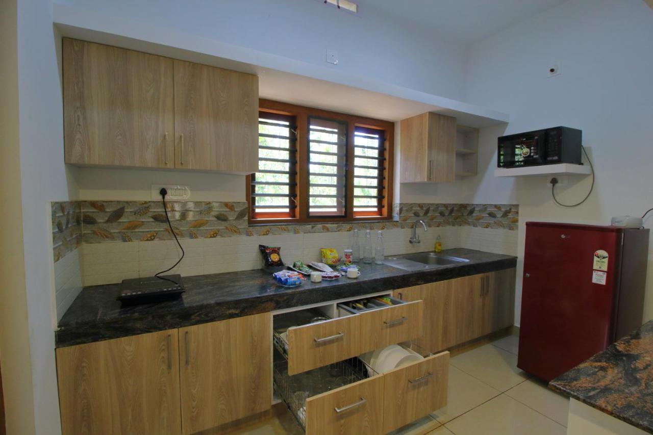 Tall Trees - Modern Forest Villa In Wayanad สุลต่านบาเทรี ภายนอก รูปภาพ